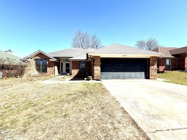 900 Harrison Street, Harrah, OK 73045