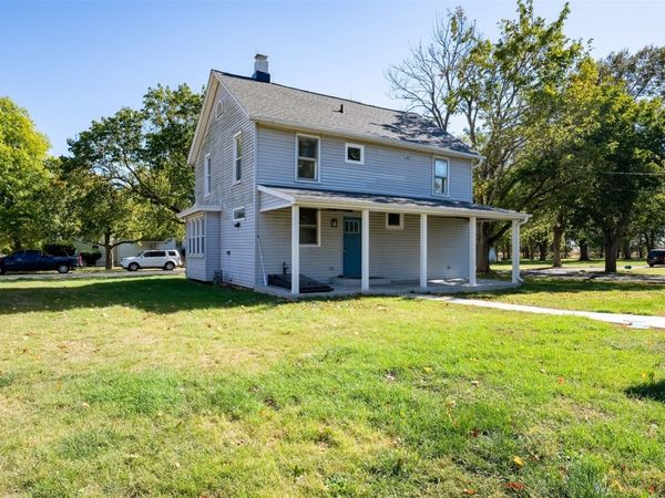 305 S Perry Street, Carlock, IL 61725