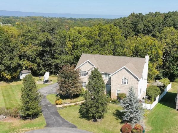 8140 GOLF VISTA DRIVE, GREENCASTLE, PA 17225