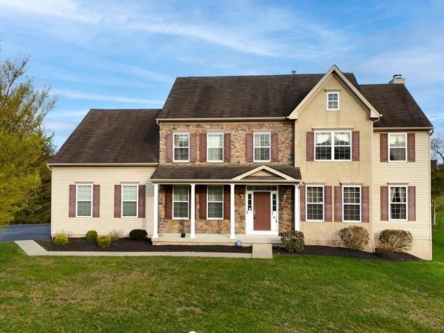 164 Meadowside Drive, Douglassville, PA 19518 Main Photo