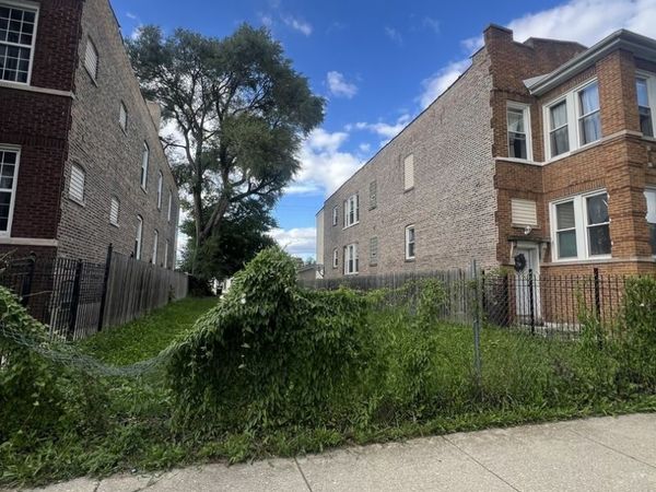 4918 W Monroe Street, Chicago, IL 60644