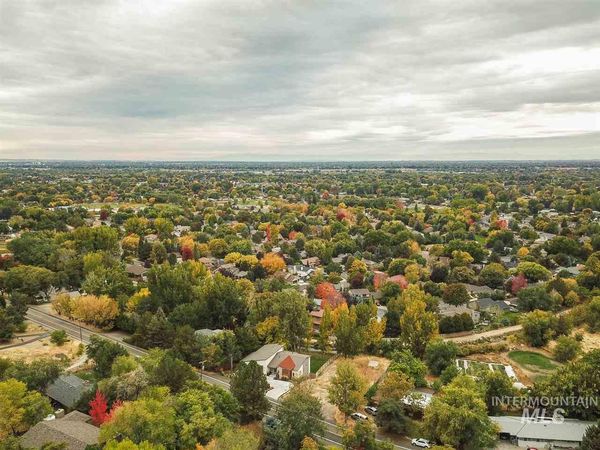 5432 W Hill Road, Boise, ID 83703