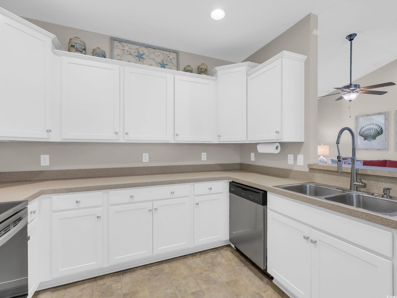 370 Clearwater Dr. Photo 11