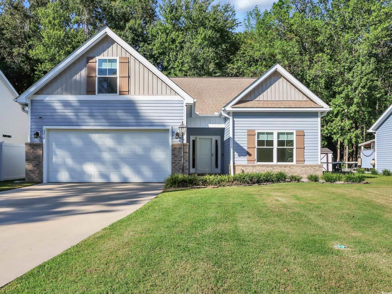 370 Clearwater Dr. Photo 2