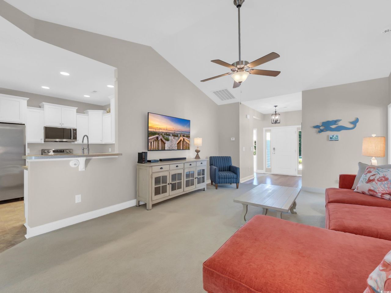 370 Clearwater Dr. Photo 8