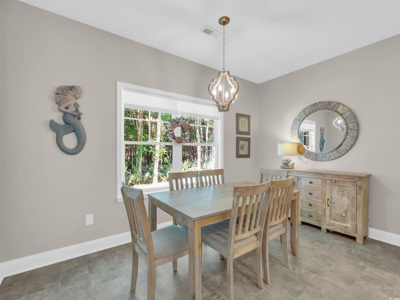 370 Clearwater Dr. Photo 9