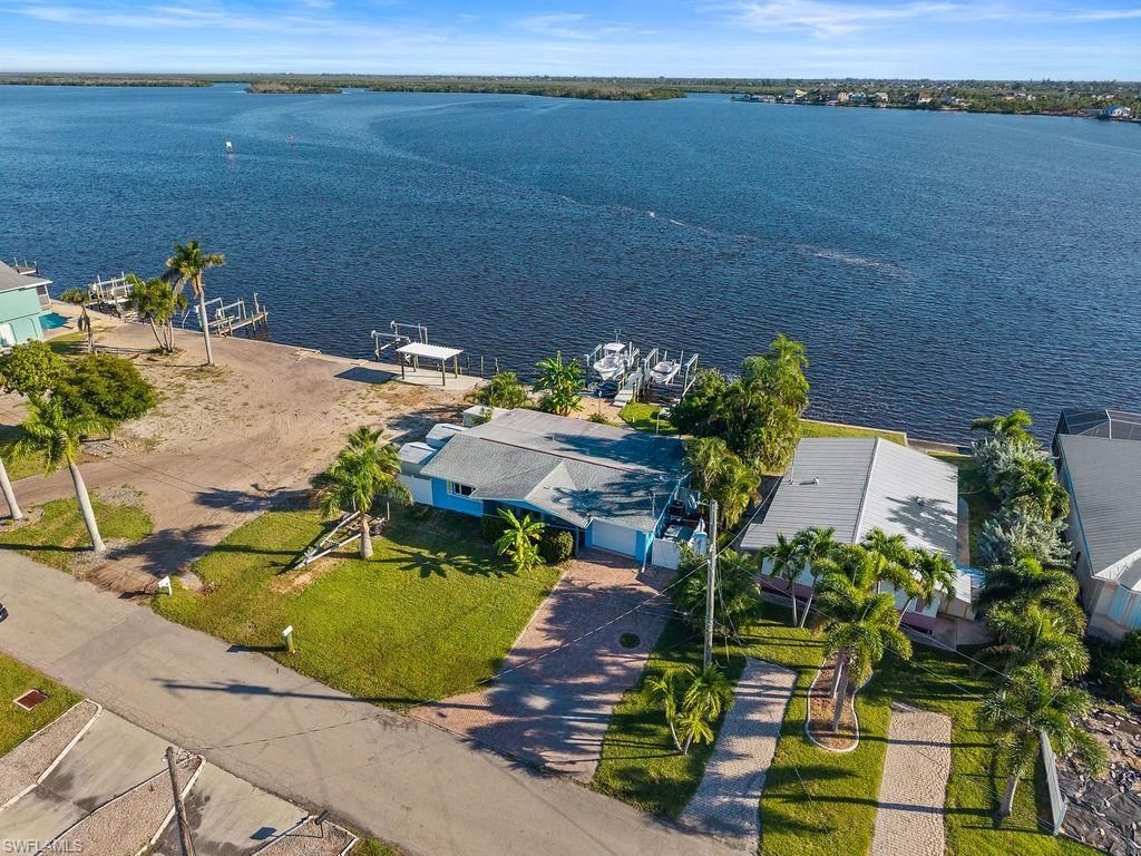 2504 Bayshore Dr, Matlacha, FL 33993 Photo