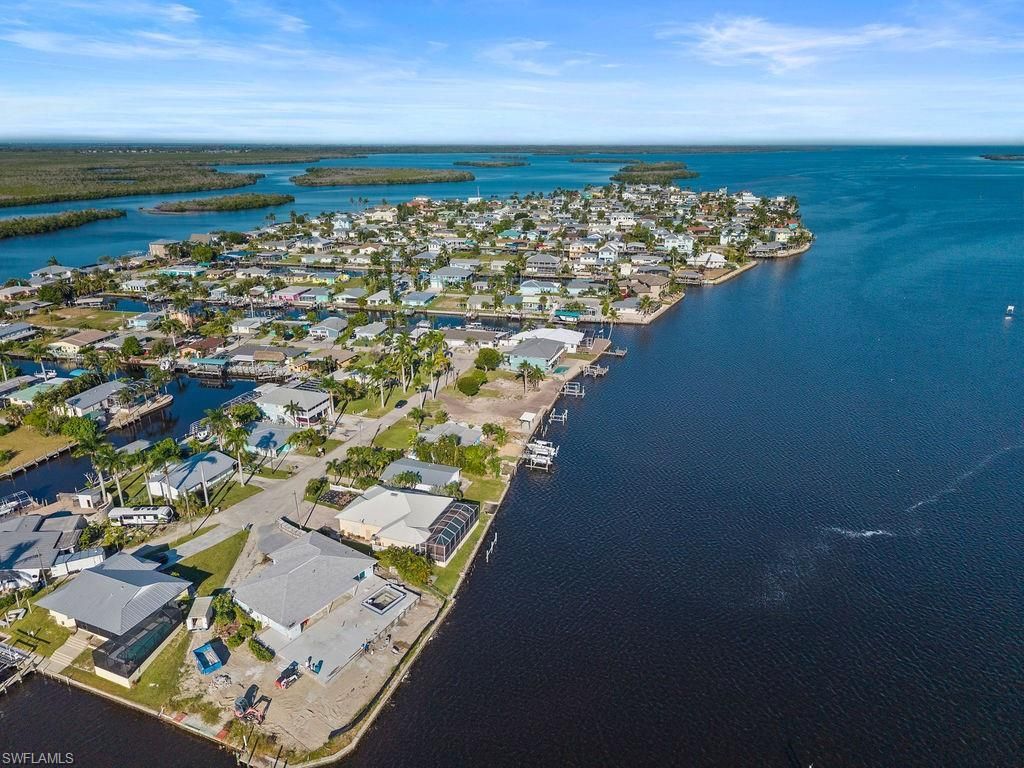 2504 Bayshore Dr, Matlacha, FL 33993 Photo