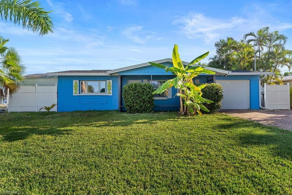 2504 Bayshore Dr, Matlacha, FL 33993 Photo
