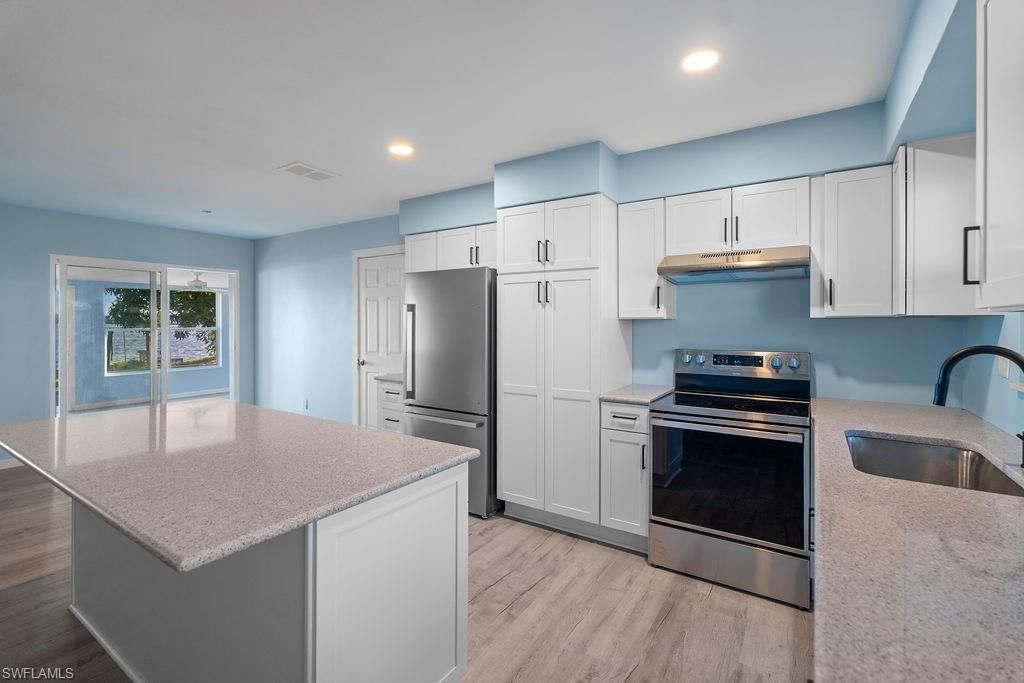 2504 Bayshore Dr, Matlacha, FL 33993 Photo