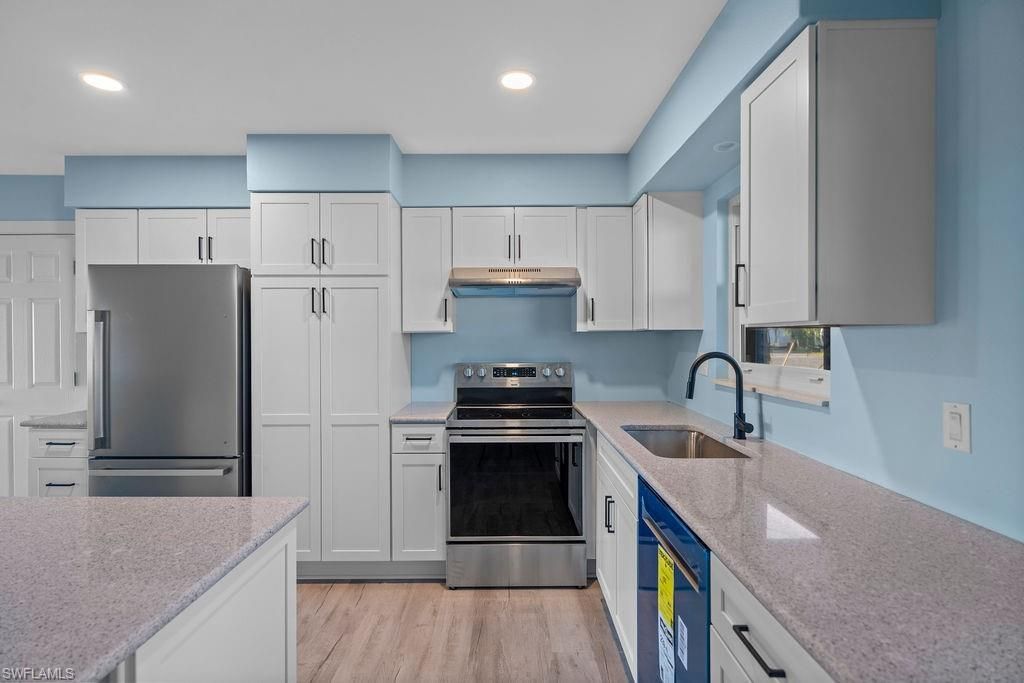 2504 Bayshore Dr, Matlacha, FL 33993 Photo