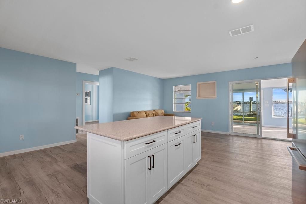 2504 Bayshore Dr, Matlacha, FL 33993 Photo