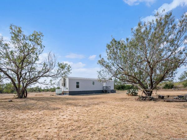 545 County Road 741, Yancey, TX 78886