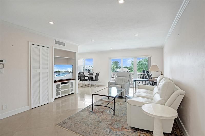 1001 N Riverside Drive, Unit 304, Pompano Beach, FL 33062 Photo