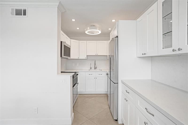 1001 N Riverside Drive, Unit 304, Pompano Beach, FL 33062 Photo