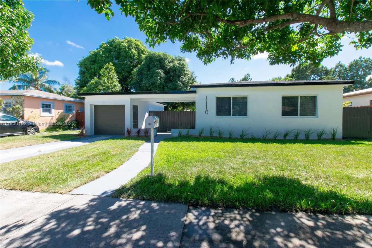 1110 NE 152nd Ter, North Miami Beach, FL 33162 Photo