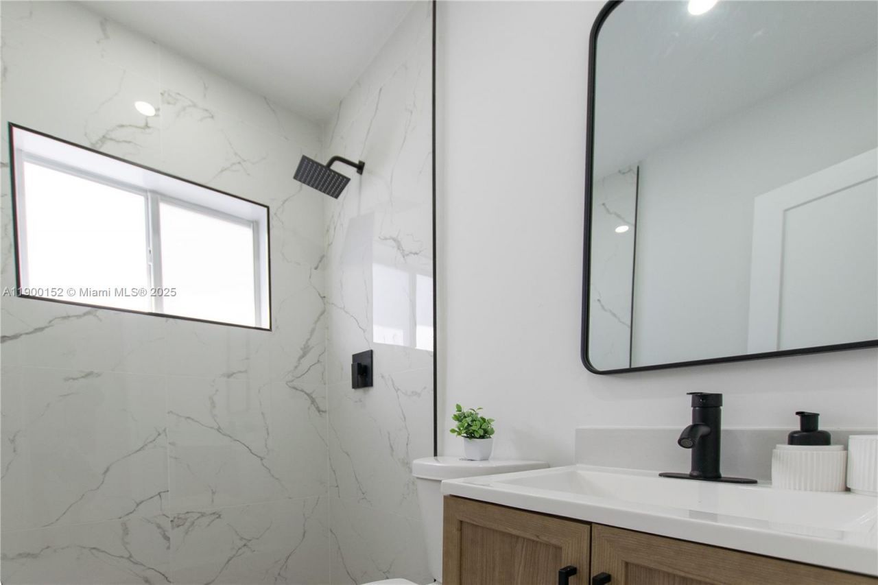 1110 NE 152nd Ter, North Miami Beach, FL 33162 Photo