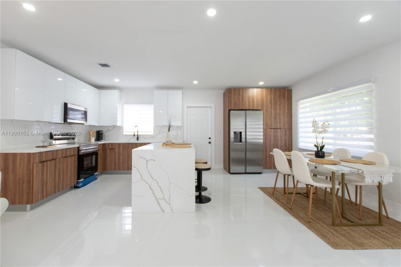 1110 NE 152nd Ter, North Miami Beach, FL 33162 Photo