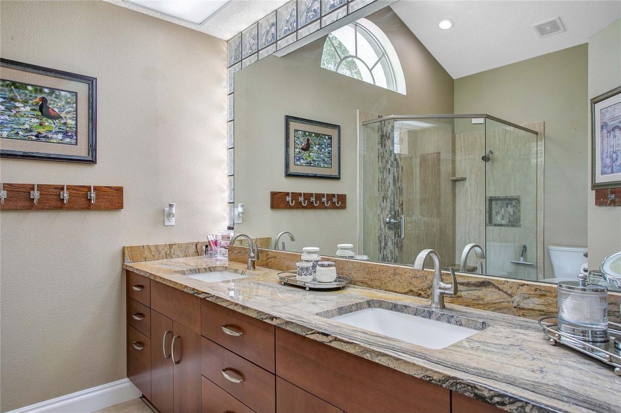 19616 Livingston Avenue, Lutz, FL 33559 Photo