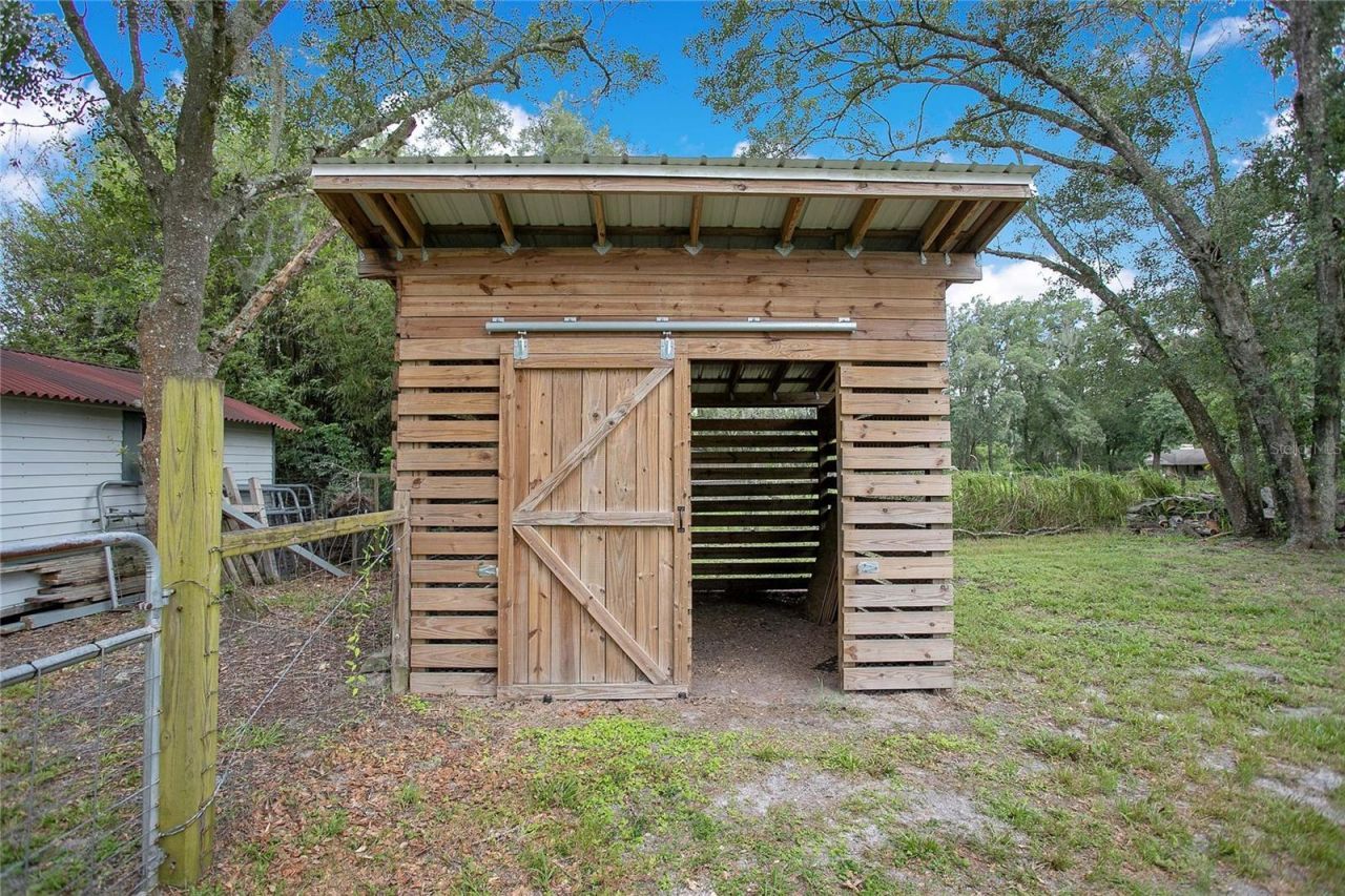 19616 Livingston Avenue, Lutz, FL 33559 Photo