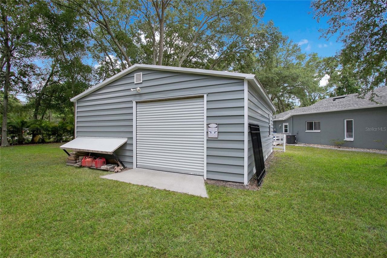 19616 Livingston Avenue, Lutz, FL 33559 Photo