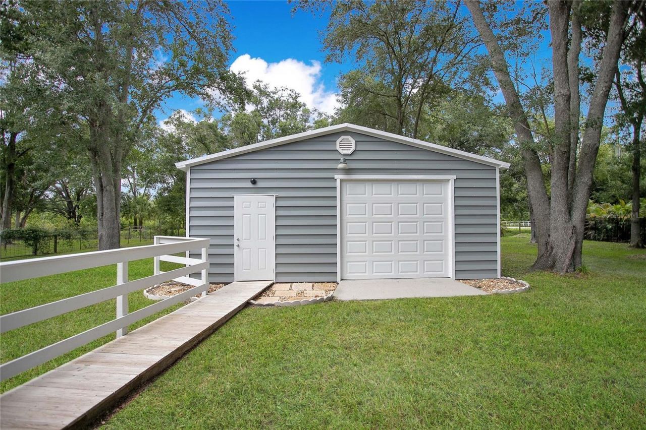 19616 Livingston Avenue, Lutz, FL 33559 Photo