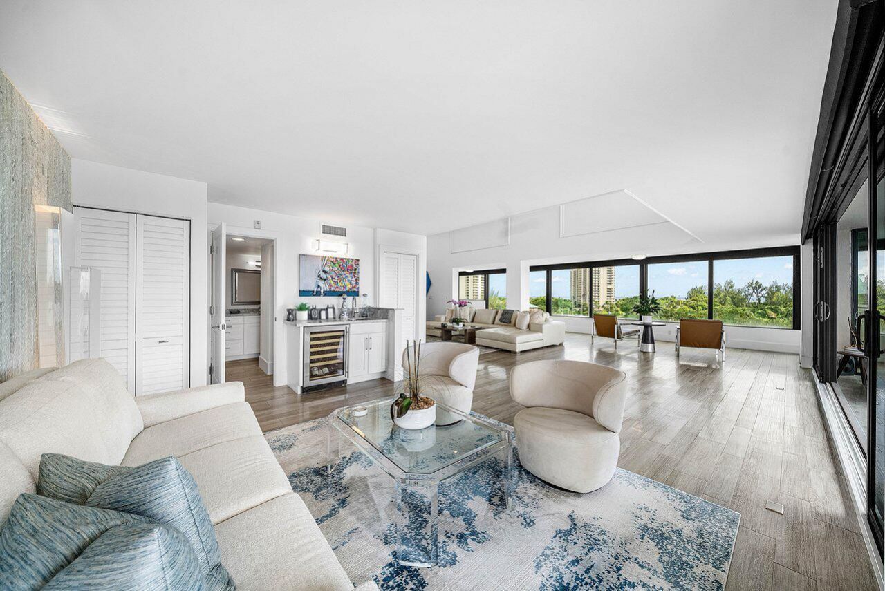 900 NE Spanish River Boulevard, Unit 7e, Boca Raton, FL 33431 Photo