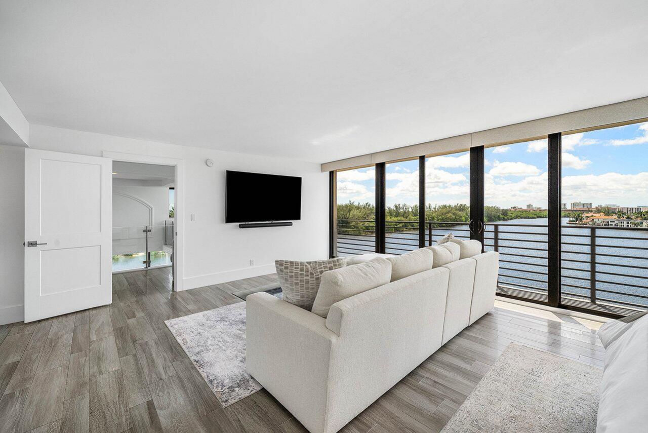 900 NE Spanish River Boulevard, Unit 7e, Boca Raton, FL 33431 Photo