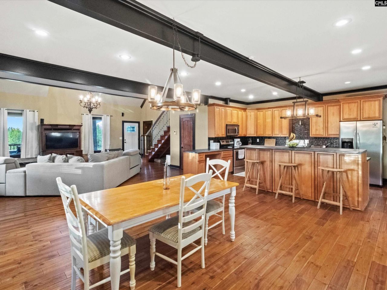 1486 Bridle Path Road Photo 11