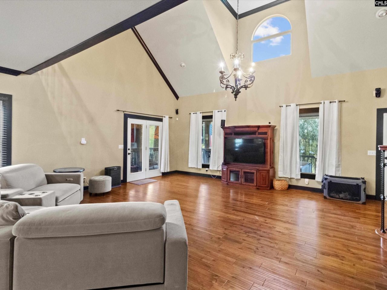 1486 Bridle Path Road Photo 9