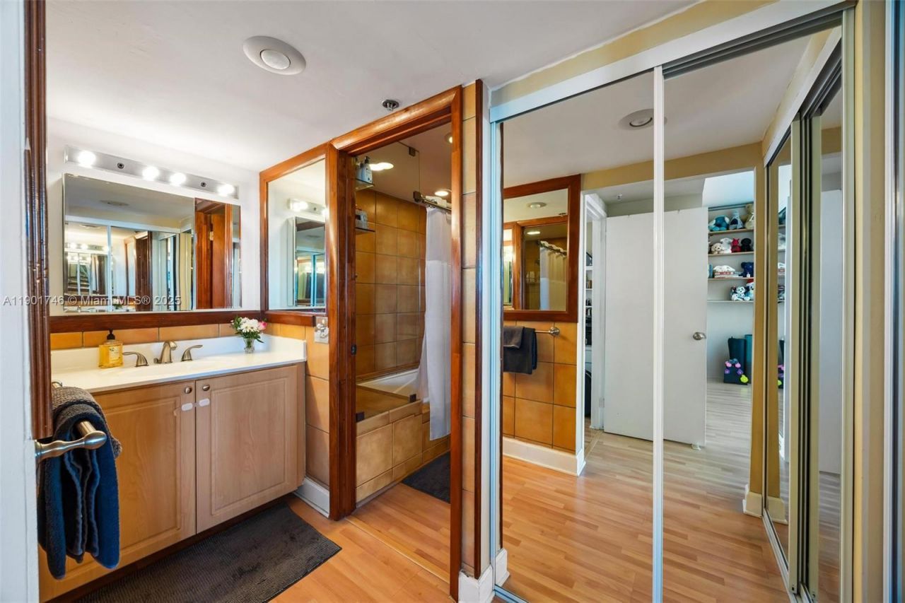 2829 Indian Creek Dr, Unit 1001+1002, Miami Beach, FL 33140 Photo