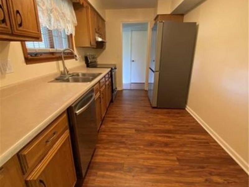 1811 Greenbriar Drive, Troy, OH 45373 Photo 12