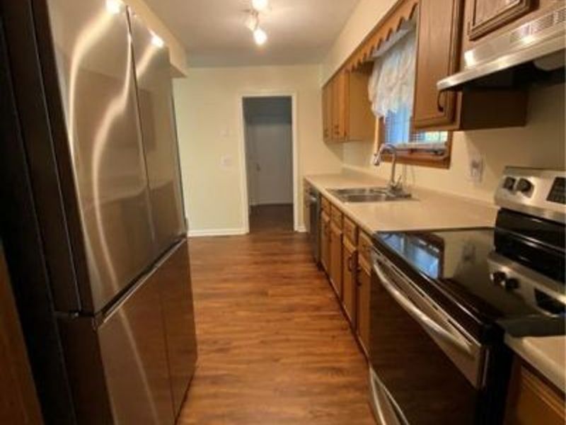 1811 Greenbriar Drive, Troy, OH 45373 Photo 4