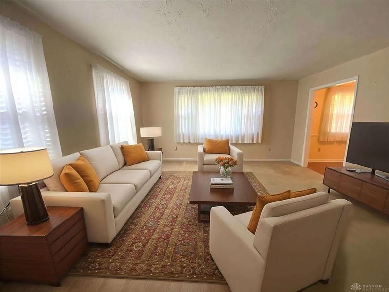 1811 Greenbriar Drive, Troy, OH 45373 Photo 6