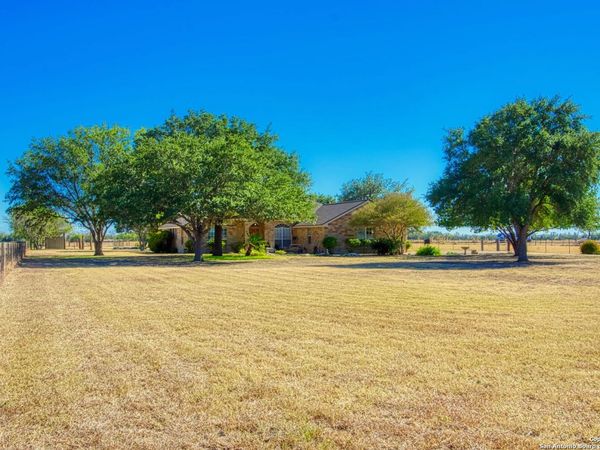 15260 Miller Rd, St Hedwig, TX 78152