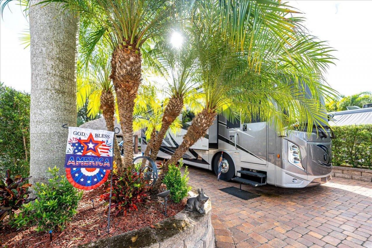 185 NW Hazard Way, Port Saint Lucie, FL 34986 Photo