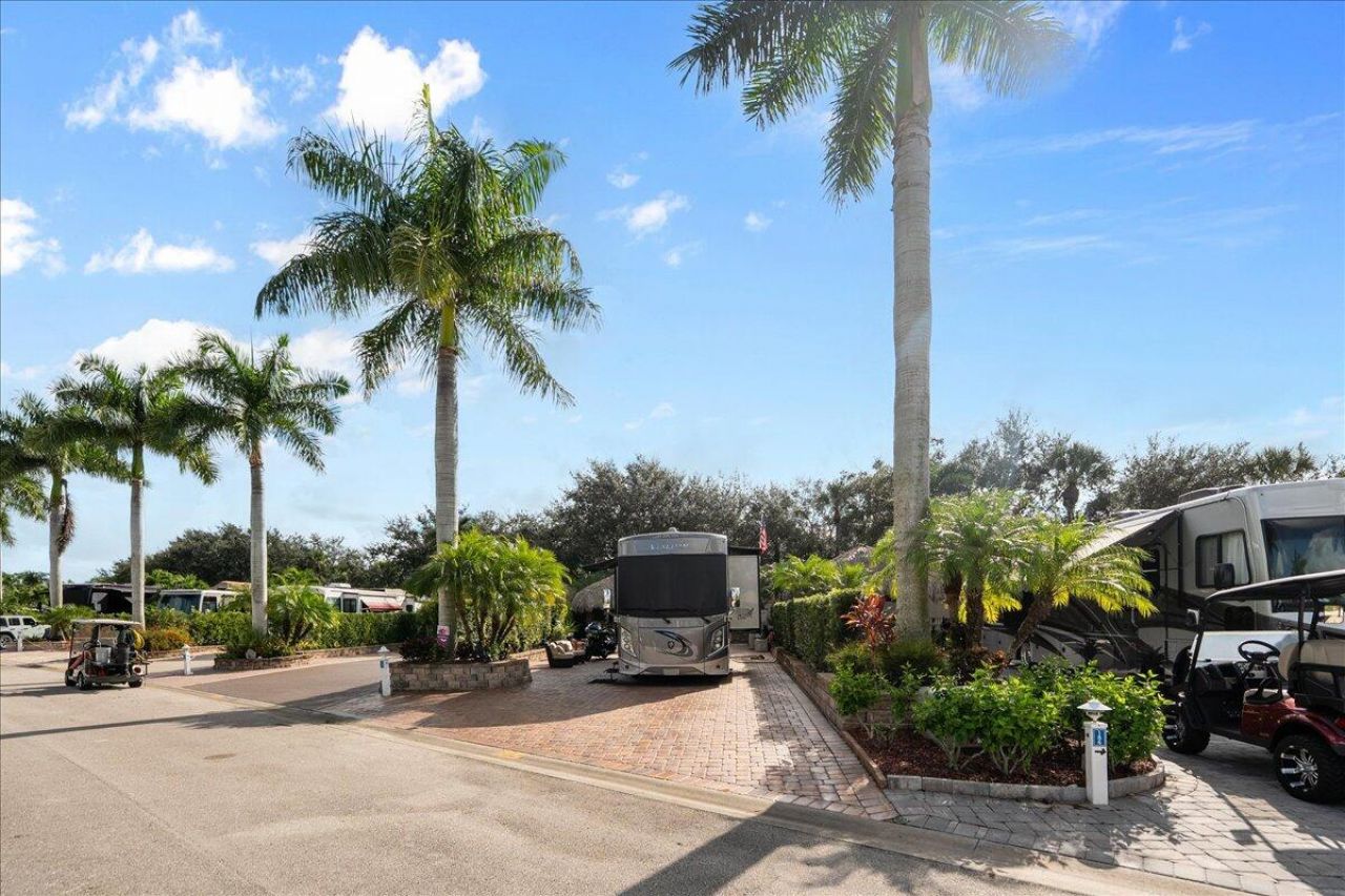 185 NW Hazard Way, Saint Lucie West, FL 34986 Photo