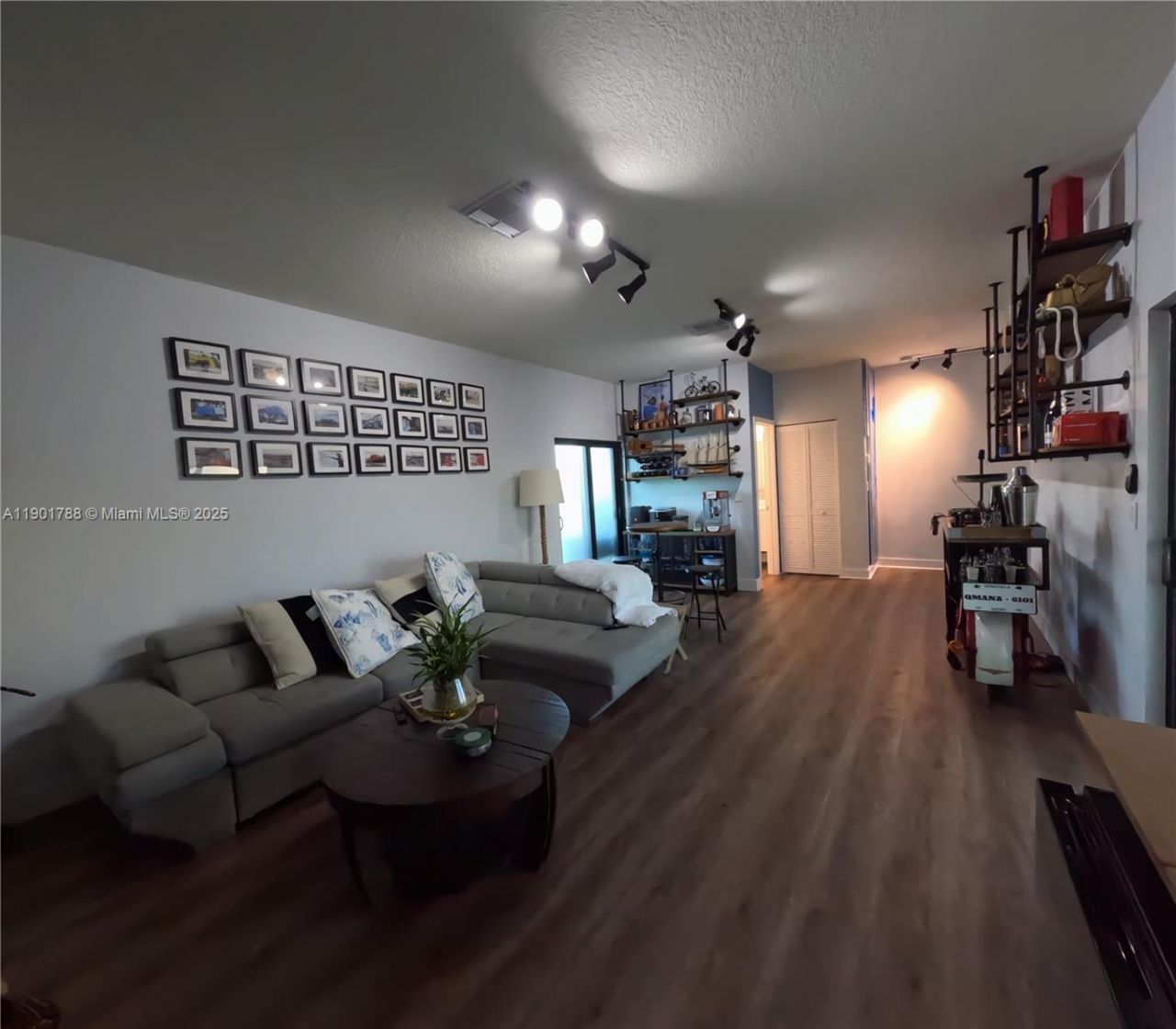 4256 NW 83rd Ave, Doral, FL 33166 Photo