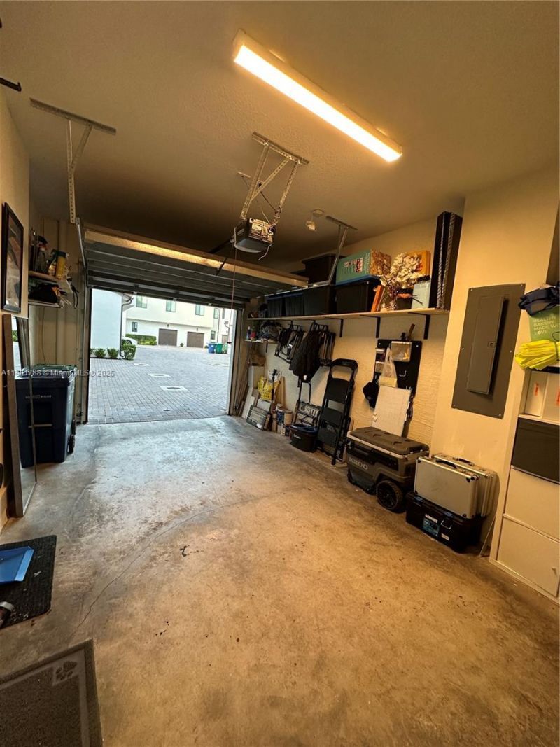 4256 NW 83rd Ave, Doral, FL 33166 Photo