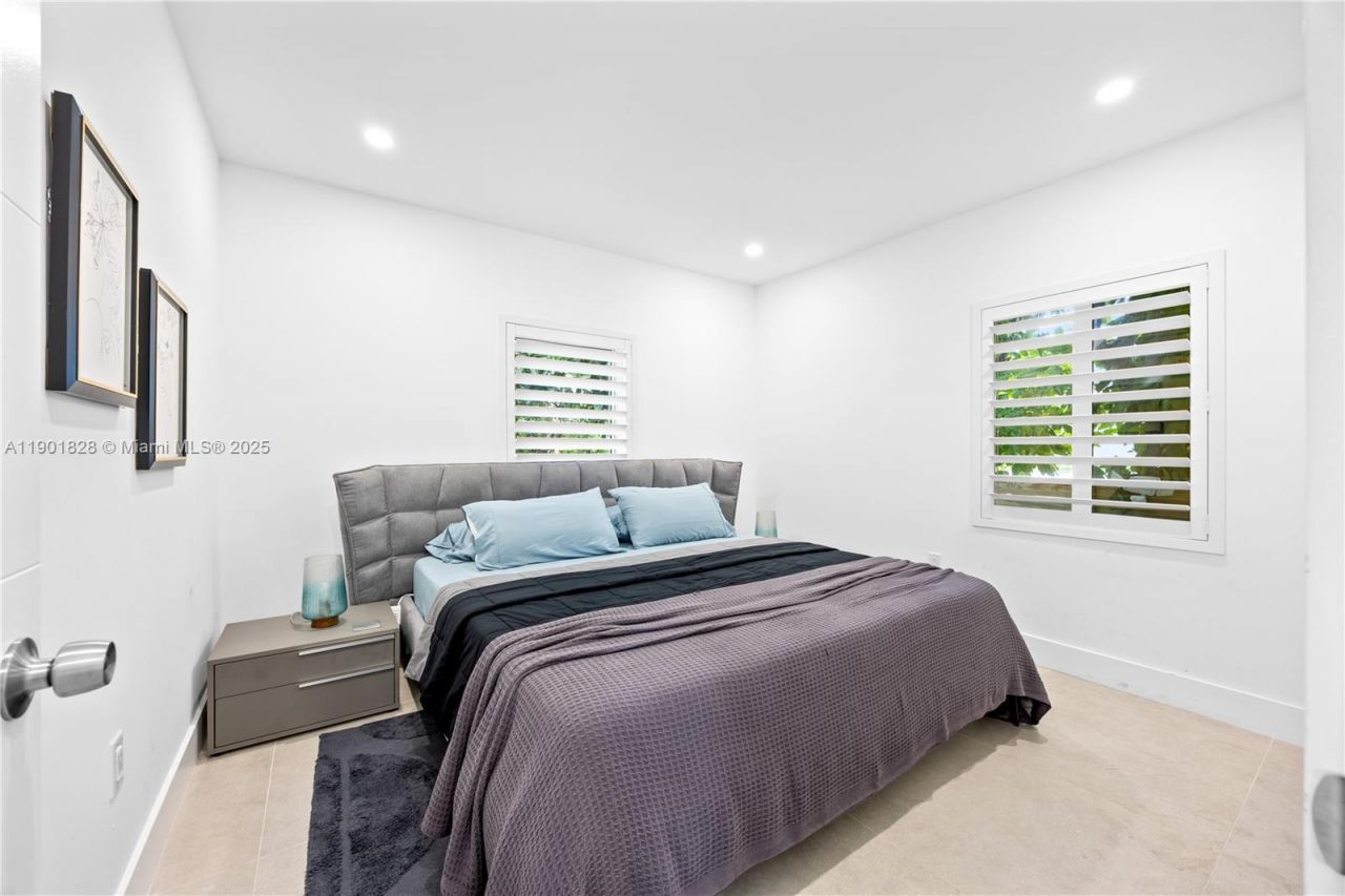 11 NW 45th St, Miami, FL 33127 Photo