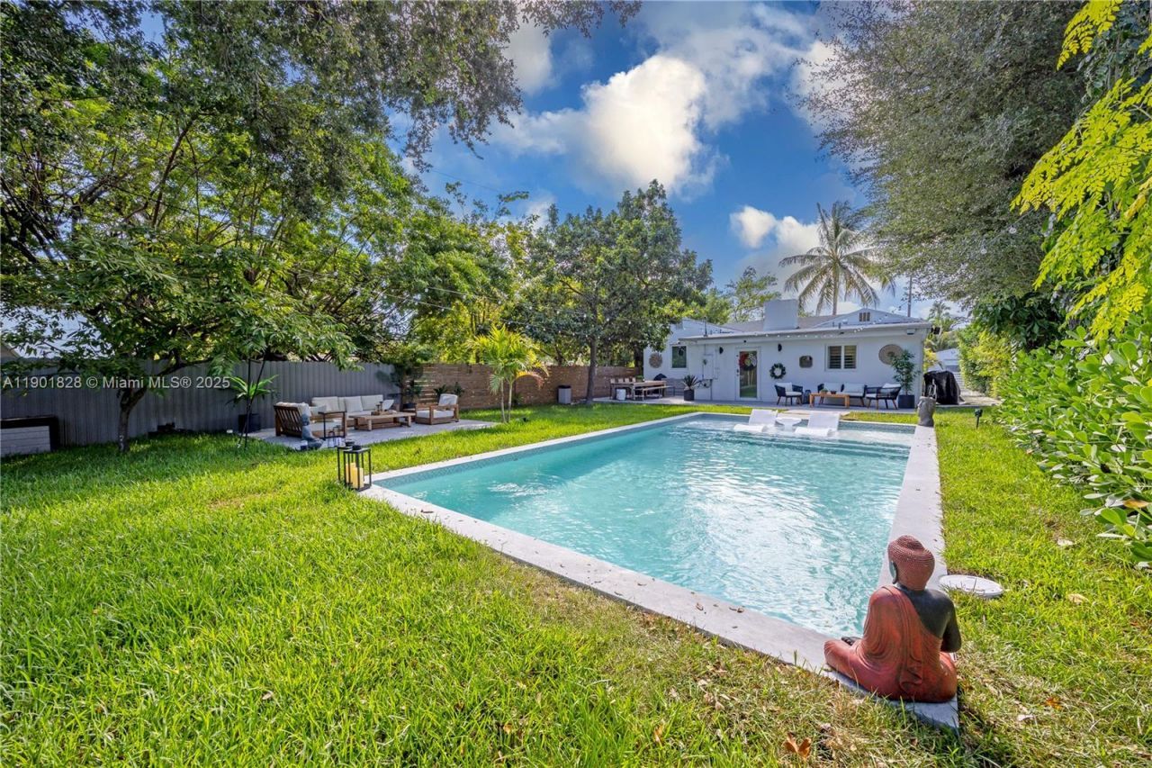 11 NW 45th St, Miami, FL 33127 Photo