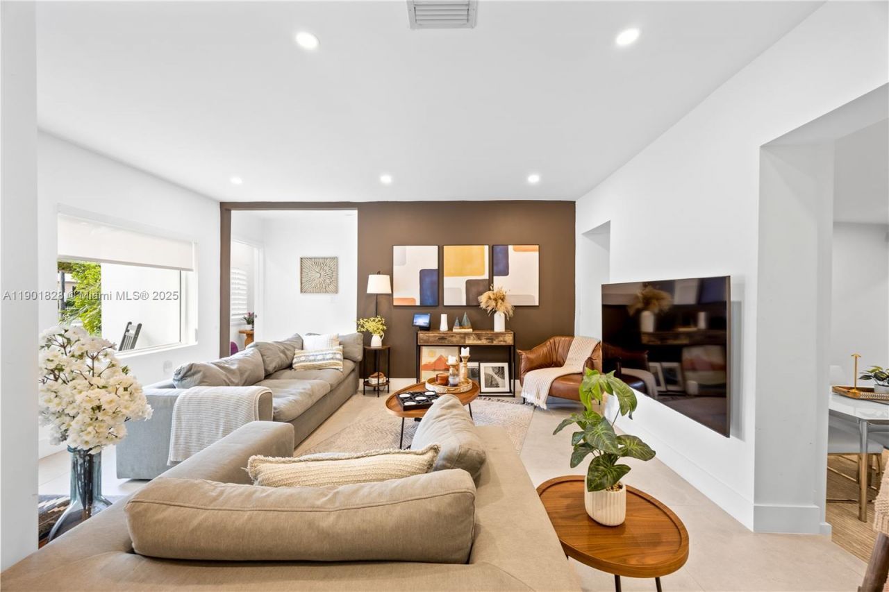 11 NW 45th St, Miami, FL 33127 Photo