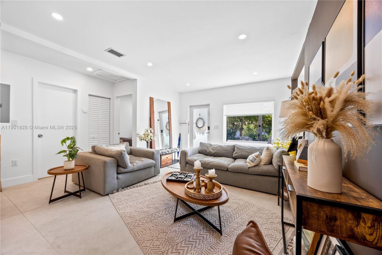 11 NW 45th St, Miami, FL 33127 Photo