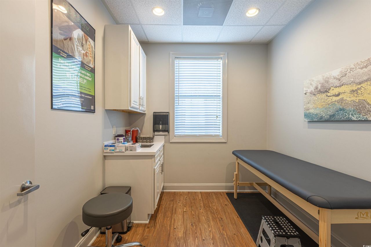 8210 Devon Ct. Photo 11