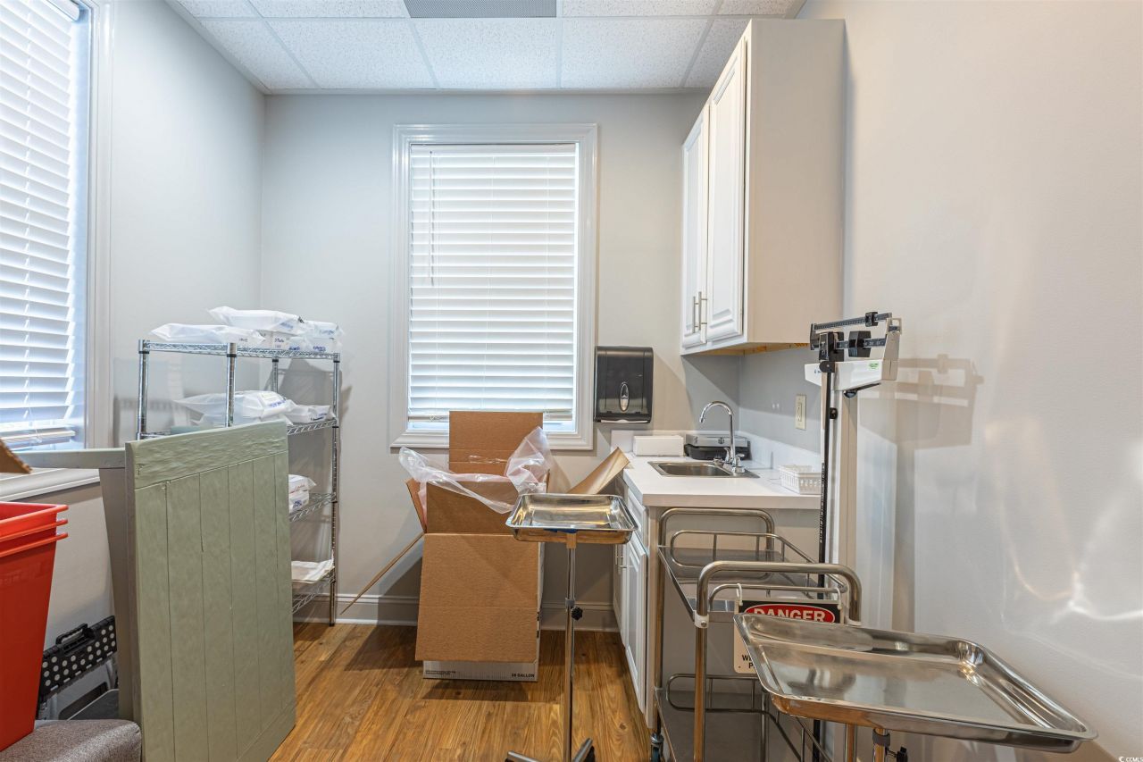 8210 Devon Ct. Photo 12