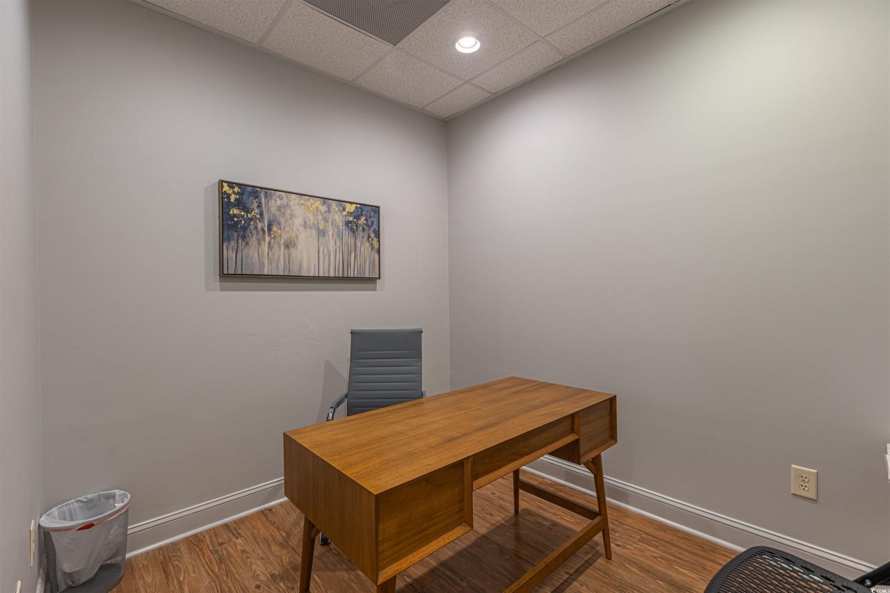 8210 Devon Ct. Photo 15