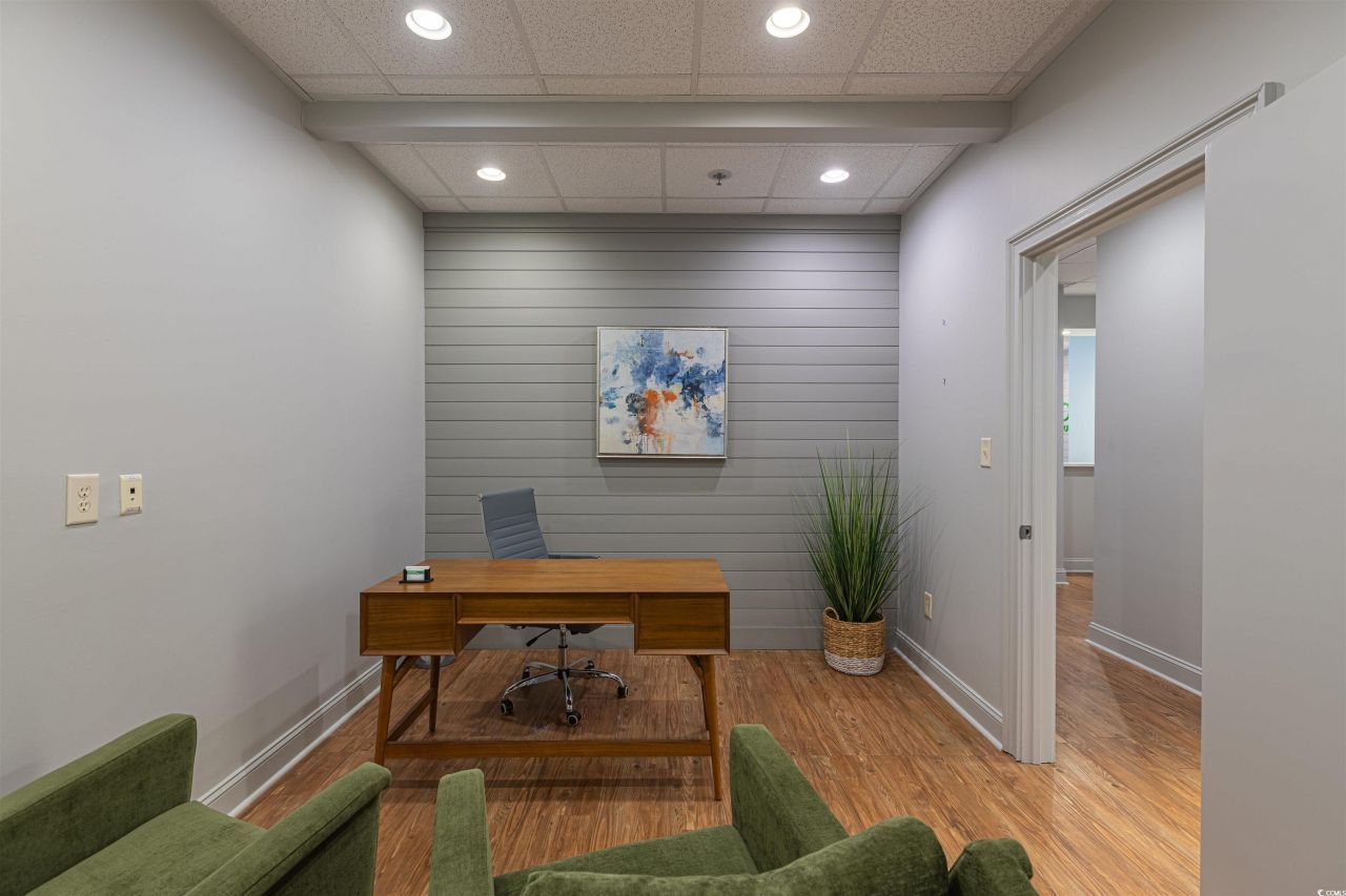 8210 Devon Ct. Photo 25