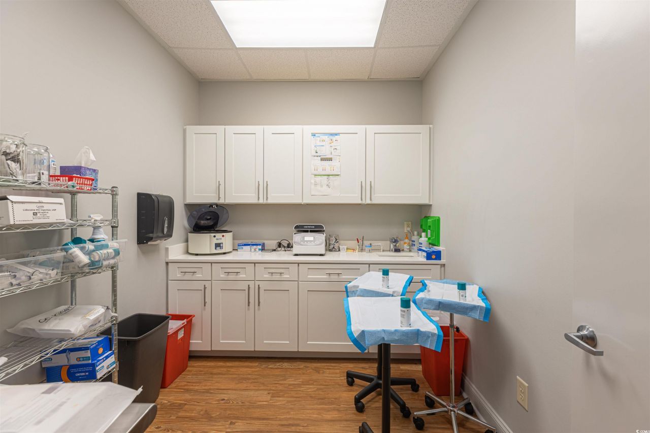 8210 Devon Ct. Photo 26