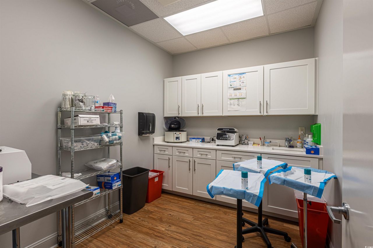 8210 Devon Ct. Photo 28