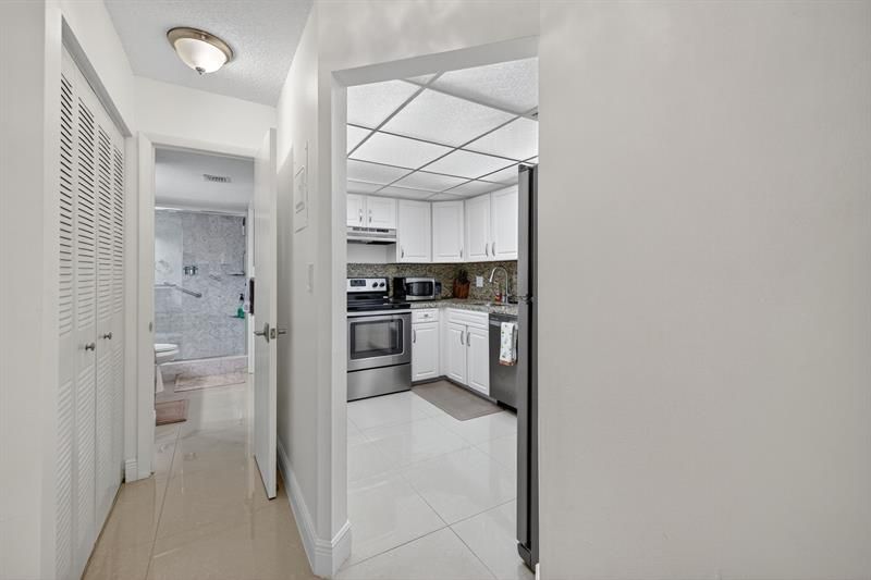 3909 N Ocean Boulevard, Unit 314, Fort Lauderdale, FL 33308 Photo